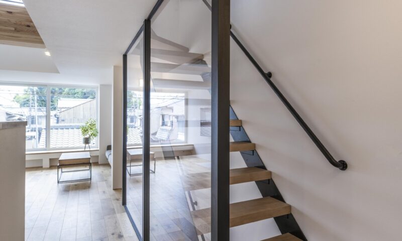 ストリップ階段